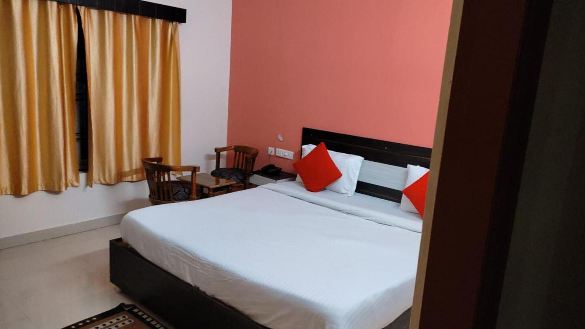 Goroomgo Blue Bell Bhubaneswar - Well Decorated Room -Wifi And Parking Facilities Available Esterno foto