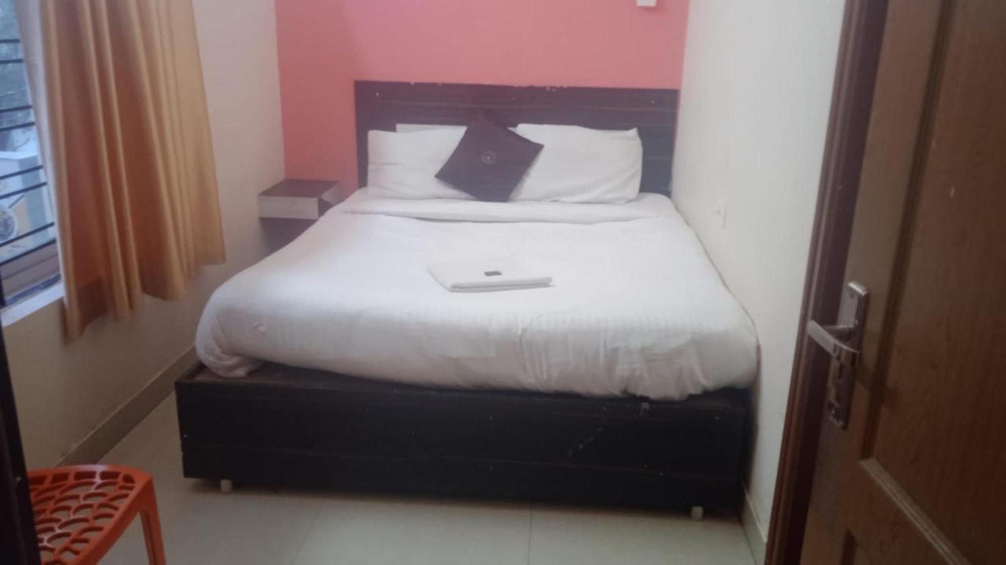 Goroomgo Blue Bell Bhubaneswar - Well Decorated Room -Wifi And Parking Facilities Available Esterno foto