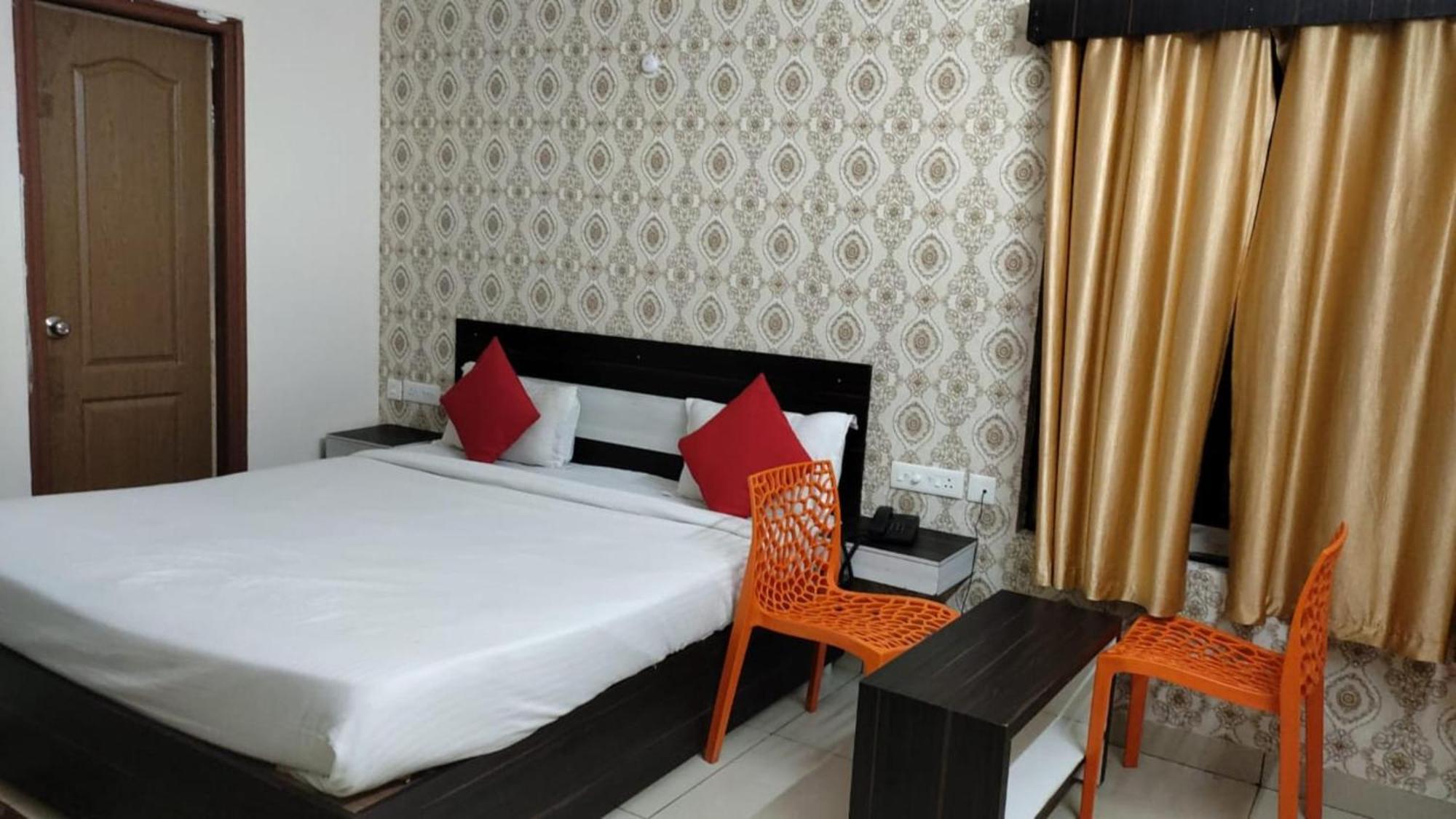 Goroomgo Blue Bell Bhubaneswar - Well Decorated Room -Wifi And Parking Facilities Available Esterno foto