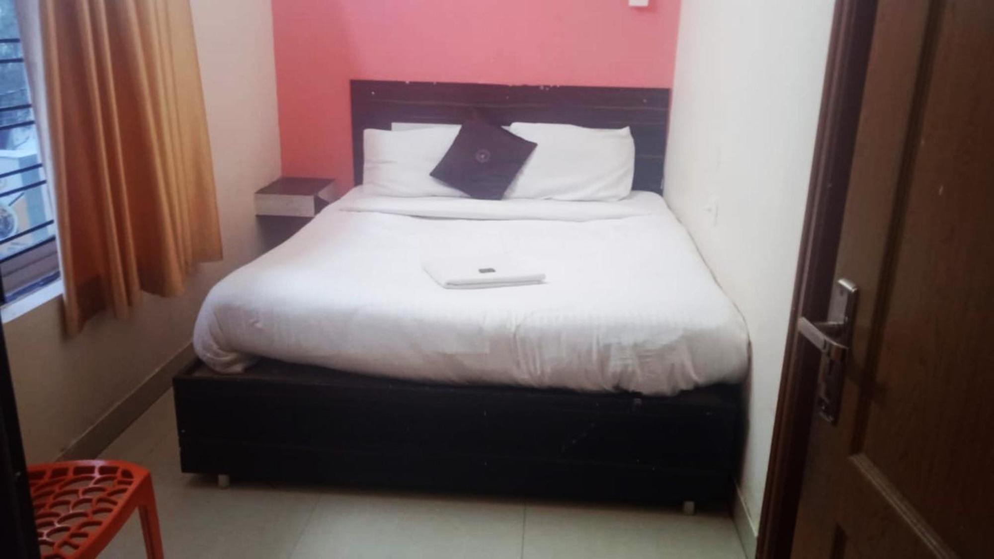 Goroomgo Blue Bell Bhubaneswar - Well Decorated Room -Wifi And Parking Facilities Available Esterno foto