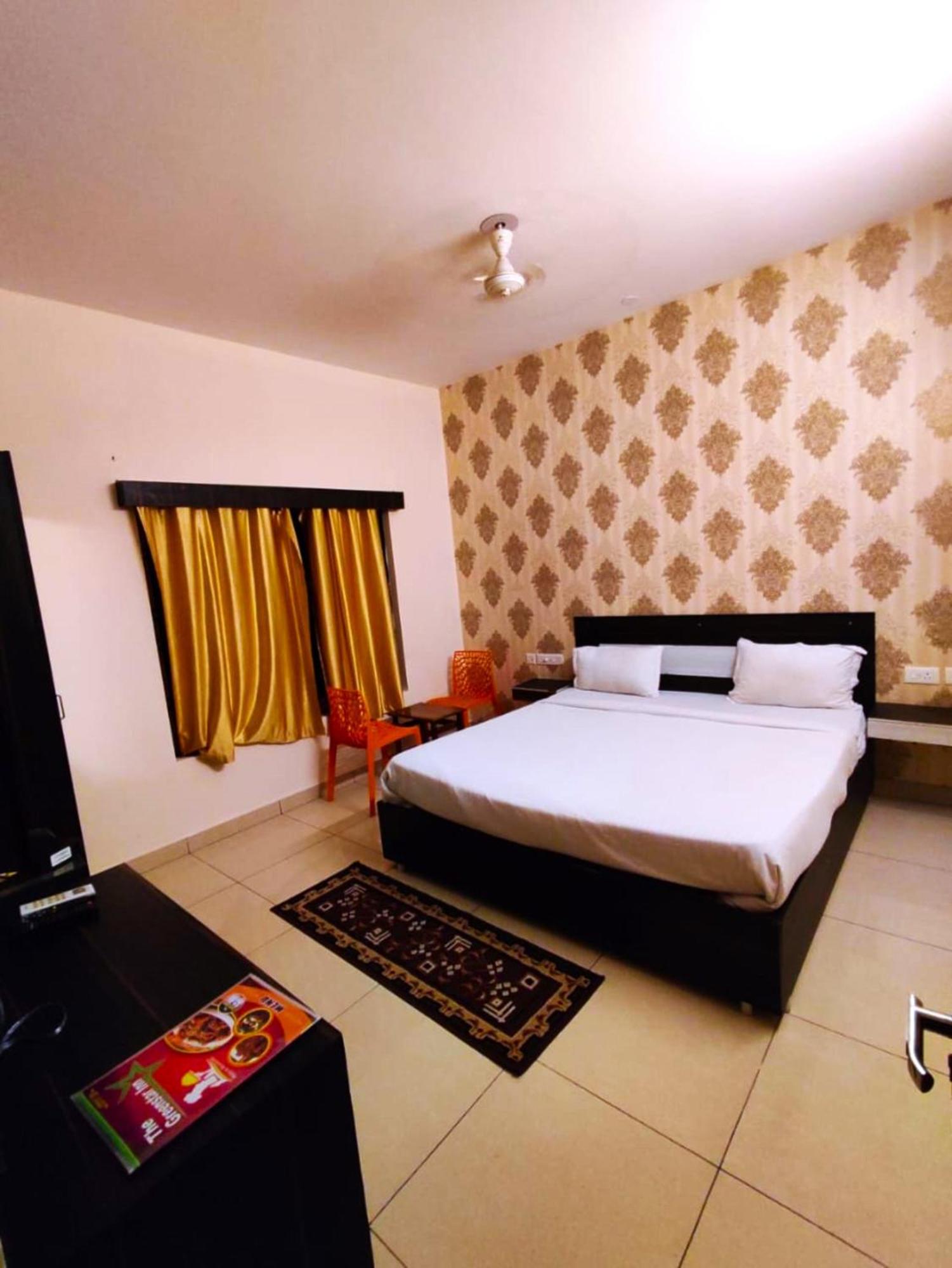 Goroomgo Blue Bell Bhubaneswar - Well Decorated Room -Wifi And Parking Facilities Available Esterno foto